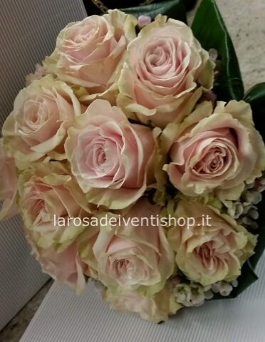Bouquet di rose rosa confezionato » Fiorista a Lovero, invio spedizione  consegna a domicilio di fiori e piante a Lovero.